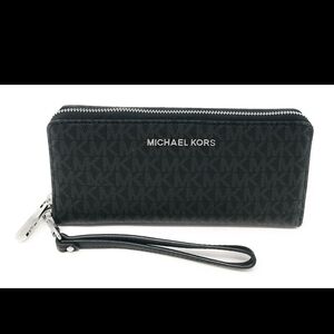New With Tags Michael Kors Black Wristlet Wallet